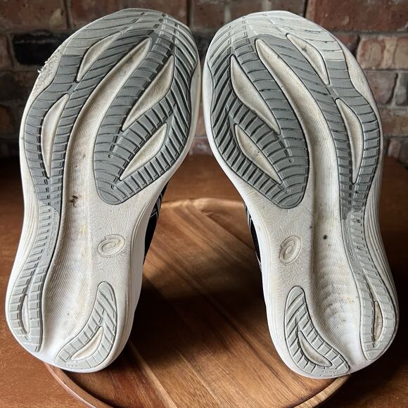 Asics Gel Nimbus 27 Cushioned Black Road Running Shoes Sneakers Women's 9.5 Wide - Picture 15 of 16